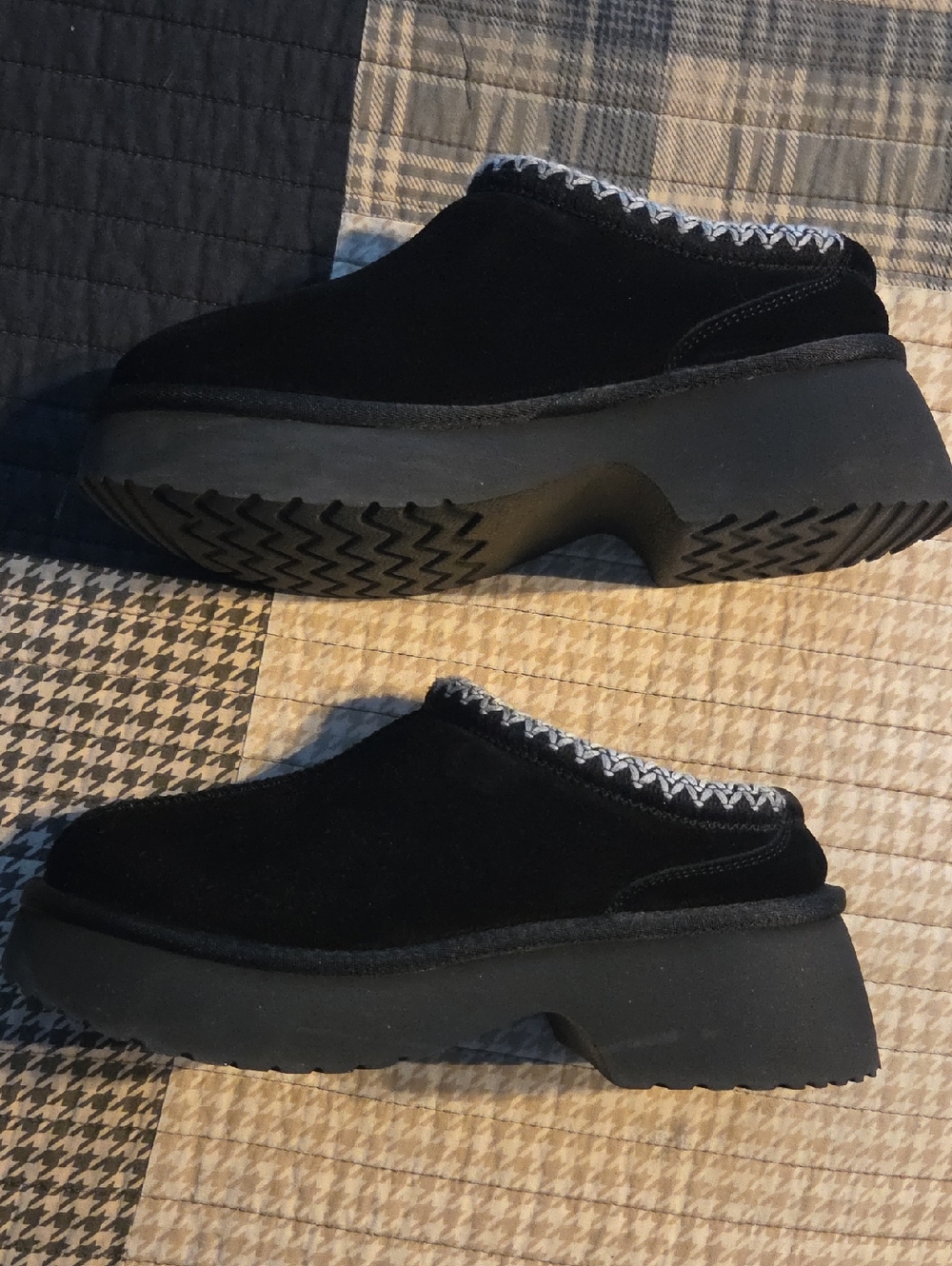 Black Slip-On Platform Clogs with Contrast Trim